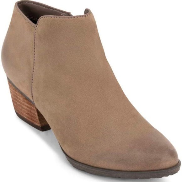 Blondo Shoes - NWT Blondo Waterproof Booties, Sz 9